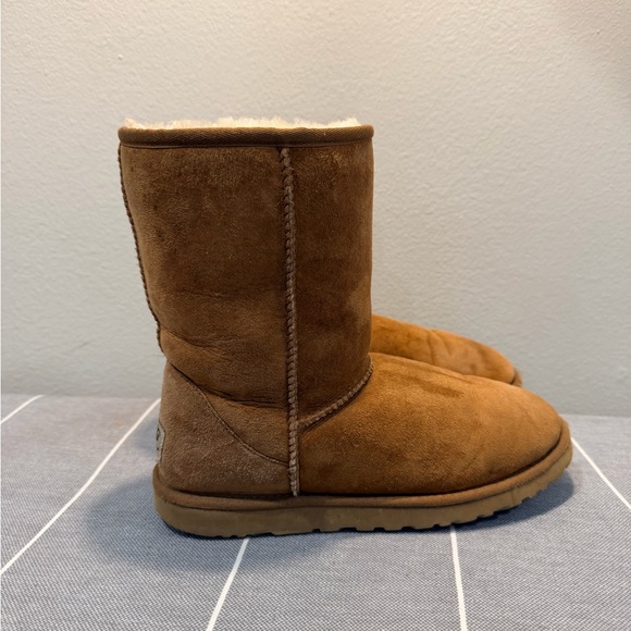 UGG Women's Classic Short II Boots in Chestnut - Picture 3 of 10